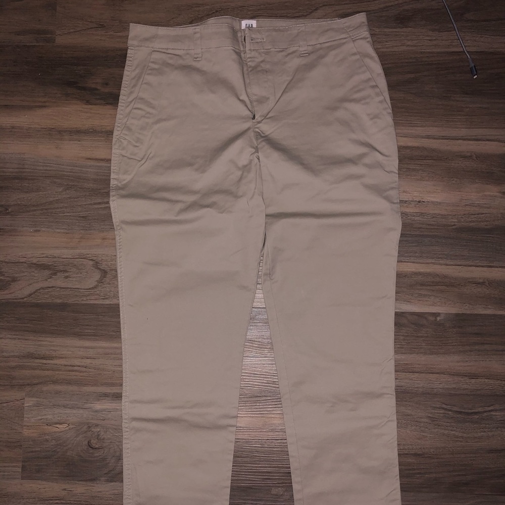 GAP Girlfriend Khaki